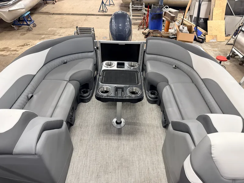 Slide: The Image of Avalon LSZ 2385 Quad Lounge Pontoon & 115HP Yamaha -$35,995 2023 - 33