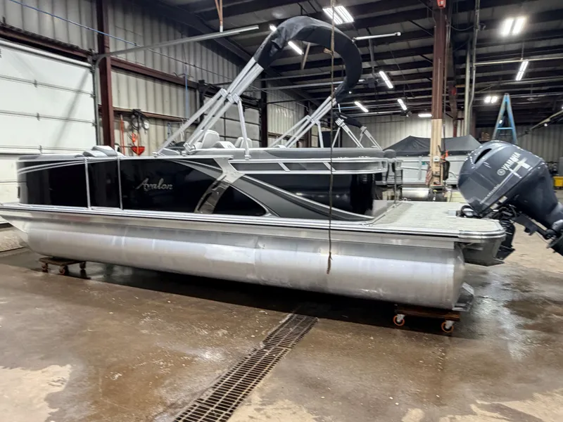 Slide: The Image of Avalon LSZ 2385 Quad Lounge Pontoon & 115HP Yamaha -$35,995 2023 - 44