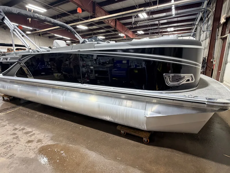 Slide: The Image of Avalon LSZ 2385 Quad Lounge Pontoon & 115HP Yamaha -$35,995 2023 - 50