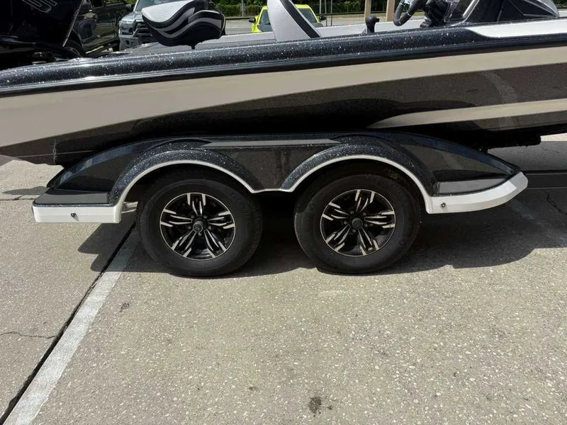 Slide: The Image of 2025 Caymas Bass CX 20 Pro on trailer, side view. - 16