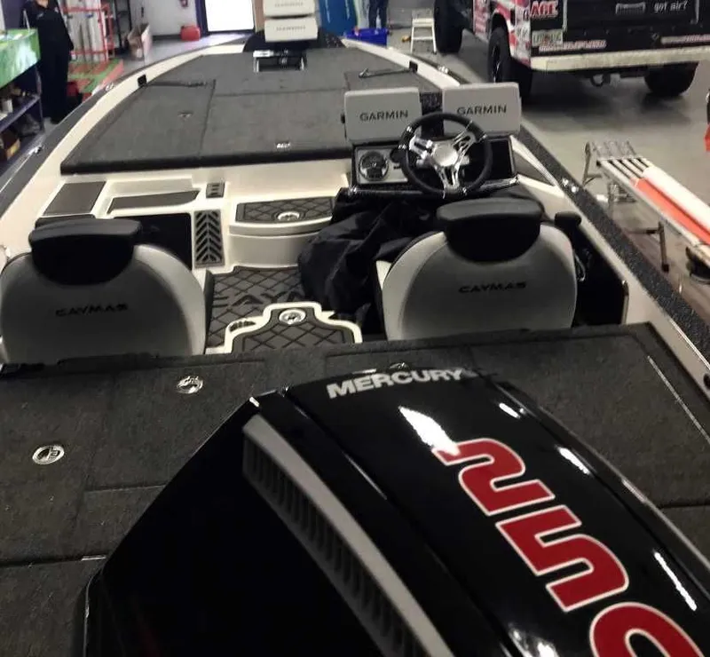 Slide: The Image of Caymas CX 20 Pro 2025 - 6