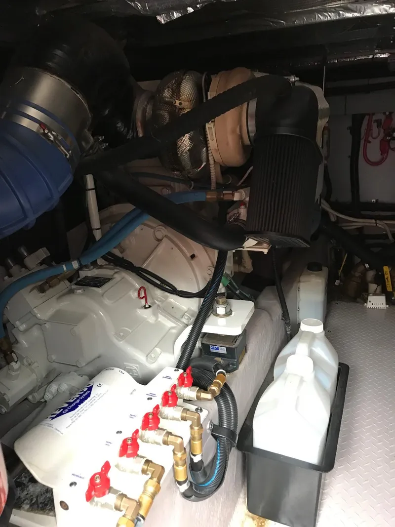 Slide: The Image of Interior of a 2003 Sea Ray 480 Sedan Bridge yacht. - 25