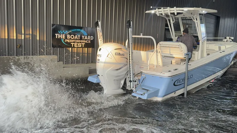 Slide: The Image of Robalo 266 Cayman 2022 - 12