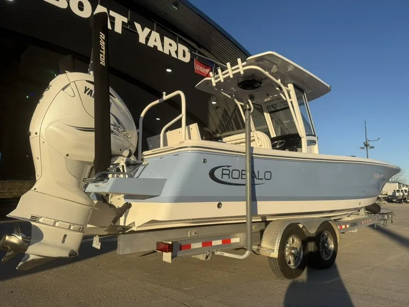 Slide: The Image of Robalo 266 Cayman 2022 - 4