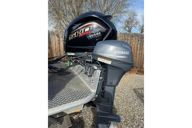 Slide: The Image of Yamaha outboard motor on 2022 Hewescraft 220 Ocean Pro Hardtop boat. - 20