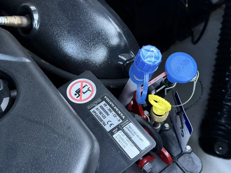 Slide: The Image of Chaparral 28 Surf 2023 - 19