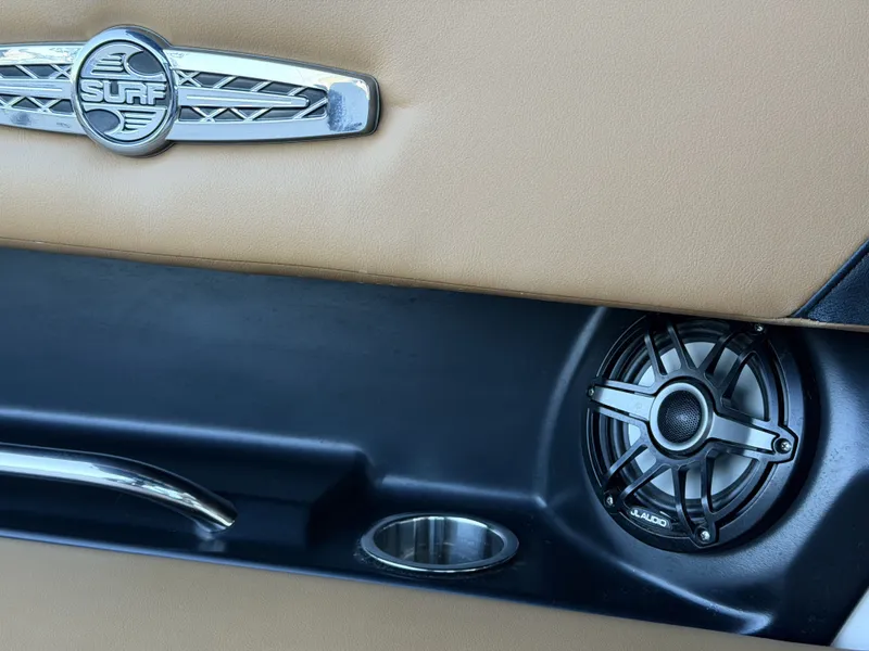 Slide: The Image of Chaparral 28 Surf 2023 - 21