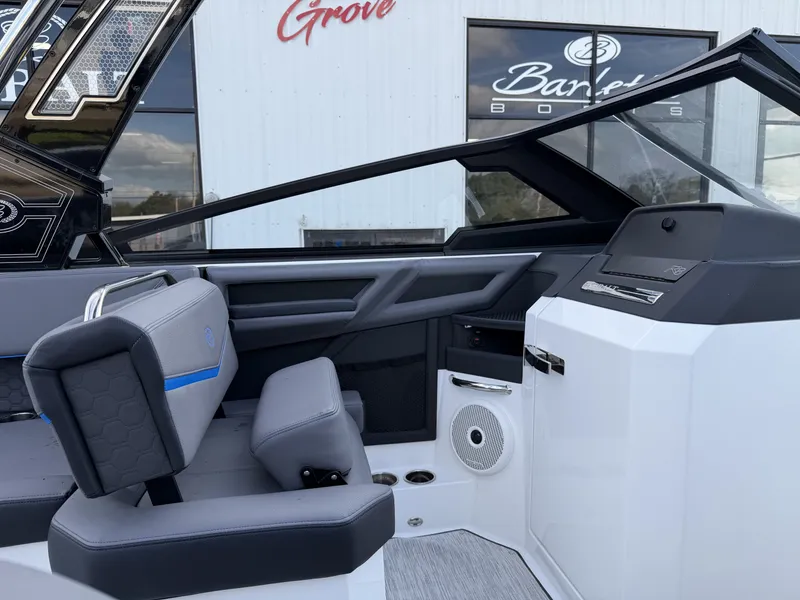 Slide: The Image of Cobalt R8 Surf 2026 - 14