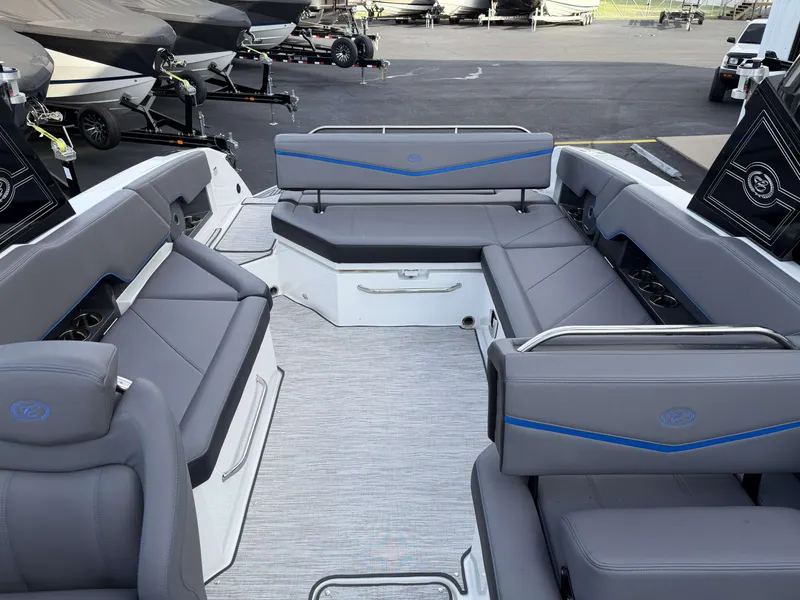 Slide: The Image of Cobalt R8 Surf 2026 - 28