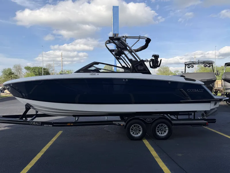 Slide: The Image of Cobalt R8 Surf 2026 - 5