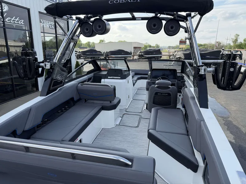 Slide: The Image of Cobalt R8 Surf 2026 - 8