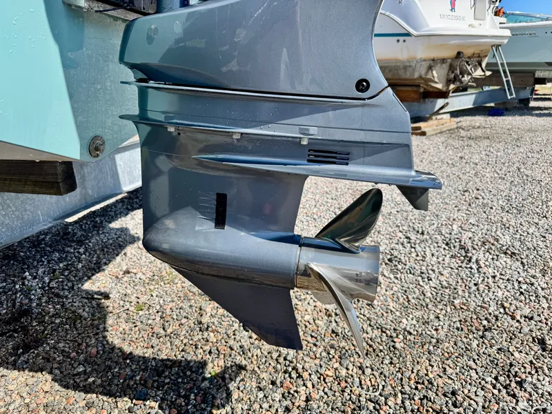 Slide: The Image of Outboard motor of a 2021 Sea Fox 228 Commander. - 19