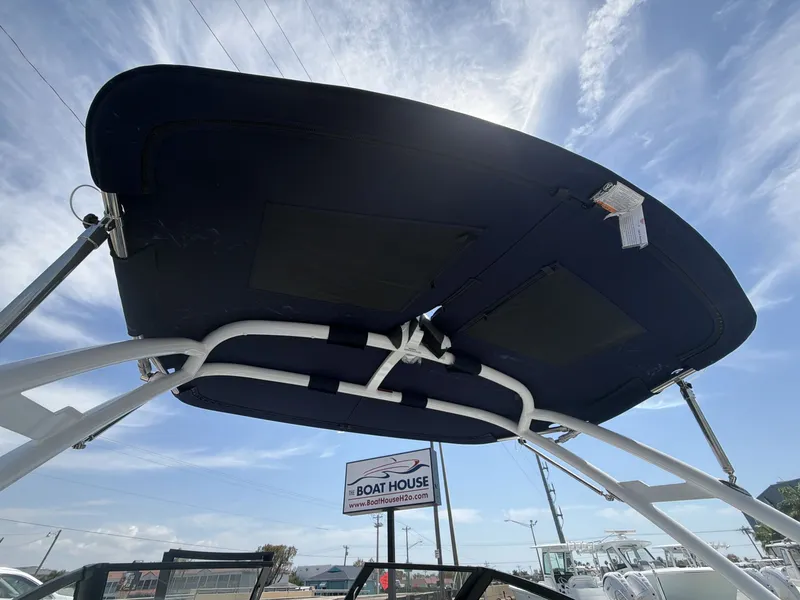 Slide: The Image of Cobalt R6 Outboard 2026 - 11