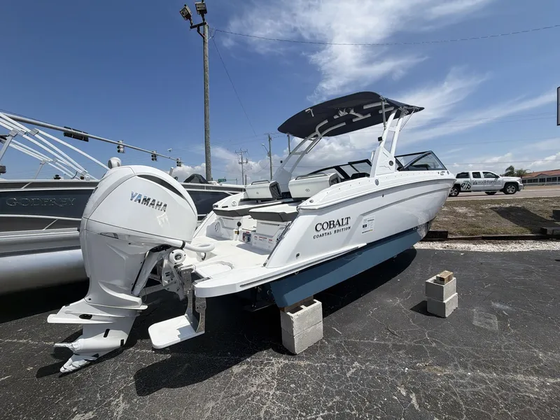 Slide: The Image of Cobalt R6 Outboard 2026 - 13