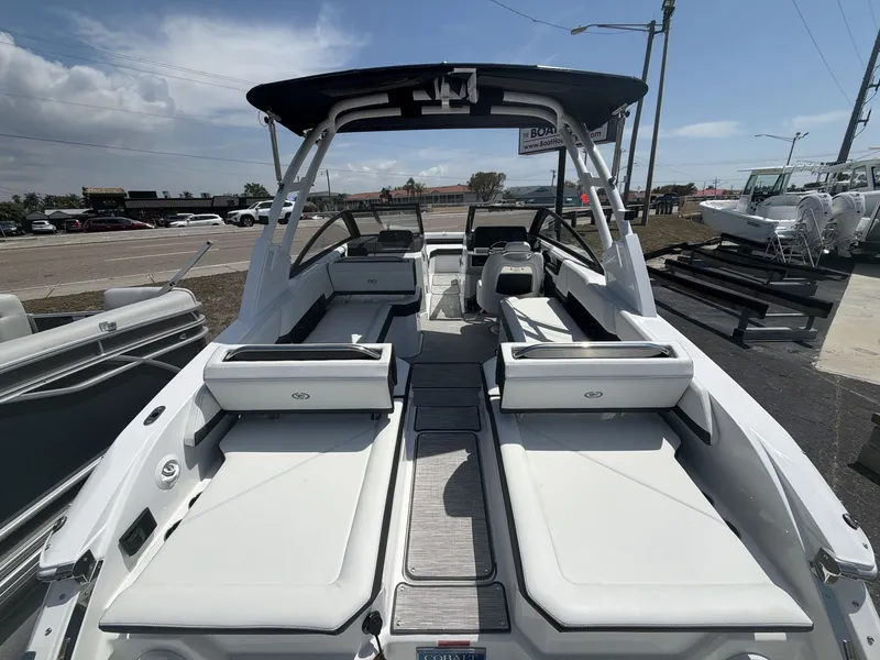 Slide: The Image of Cobalt R6 Outboard 2026 - 17