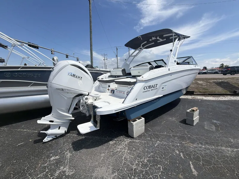 Slide: The Image of Cobalt R6 Outboard 2026 - 5