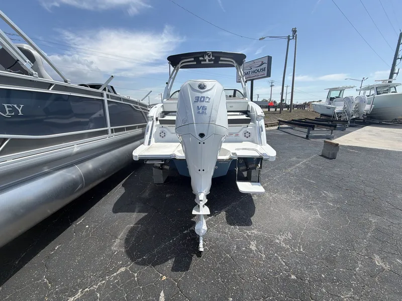 Slide: The Image of Cobalt R6 Outboard 2026 - 6