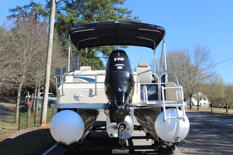 Slide: The Image of Hampton 2485 RL 2012 - 5