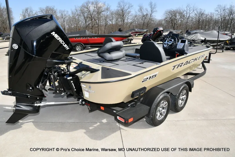 Slide: The Image of Tracker Savage 215 w/200HP Mercury 4 Stroke 2026 - 19