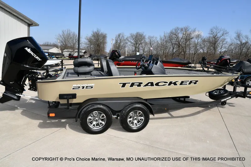 Slide: The Image of Tracker Savage 215 w/200HP Mercury 4 Stroke 2026 - 20