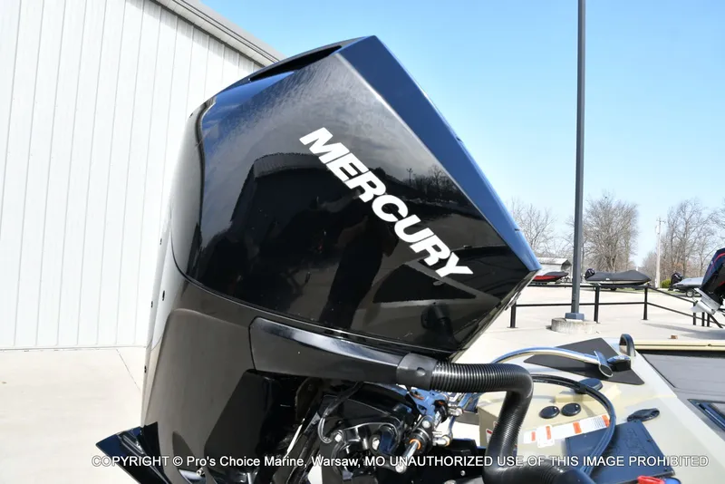 Slide: The Image of Tracker Savage 215 w/200HP Mercury 4 Stroke 2026 - 22