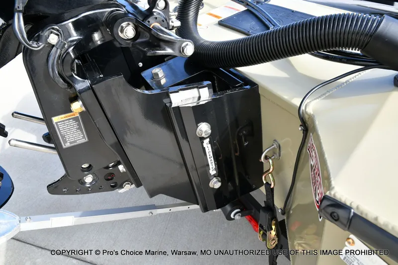 Slide: The Image of Tracker Savage 215 w/200HP Mercury 4 Stroke 2026 - 23