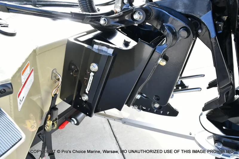 Slide: The Image of Tracker Savage 215 w/200HP Mercury 4 Stroke 2026 - 24