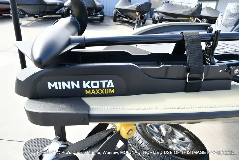 Slide: The Image of Tracker Savage 215 w/200HP Mercury 4 Stroke 2026 - 29