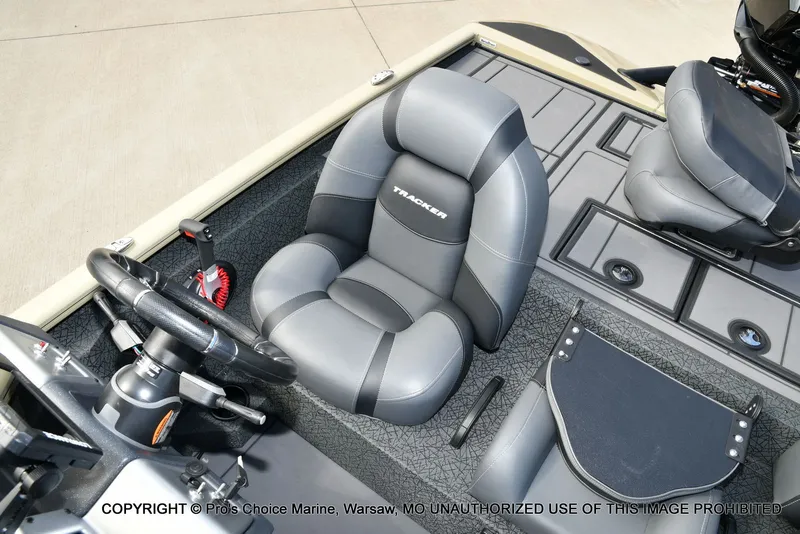 Slide: The Image of Tracker Savage 215 w/200HP Mercury 4 Stroke 2026 - 48