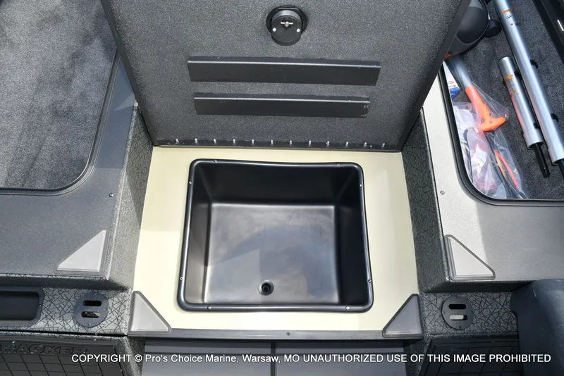 Slide: The Image of Tracker Savage 215 w/200HP Mercury 4 Stroke 2026 - 53