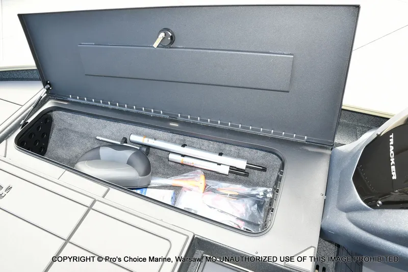 Slide: The Image of Tracker Savage 215 w/200HP Mercury 4 Stroke 2026 - 59