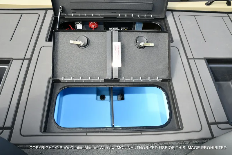 Slide: The Image of Tracker Savage 215 w/200HP Mercury 4 Stroke 2026 - 62