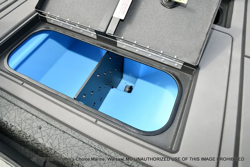 Slide: The Image of Tracker Savage 215 w/200HP Mercury 4 Stroke 2026 - 64