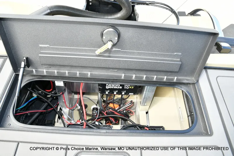 Slide: The Image of Tracker Savage 215 w/200HP Mercury 4 Stroke 2026 - 67