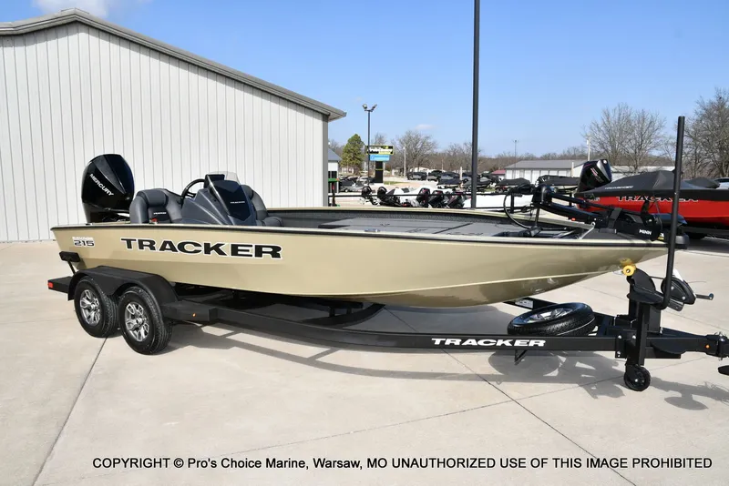 Slide: The Image of Tracker Savage 215 w/200HP Mercury 4 Stroke 2026 - 72