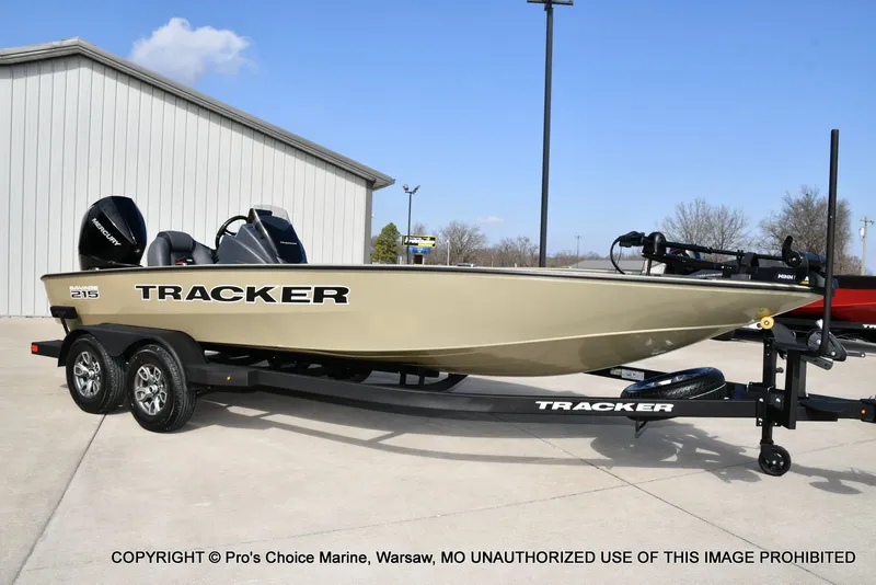 Slide: The Image of Tracker Savage 215 w/200HP Mercury 4 Stroke 2026 - 76