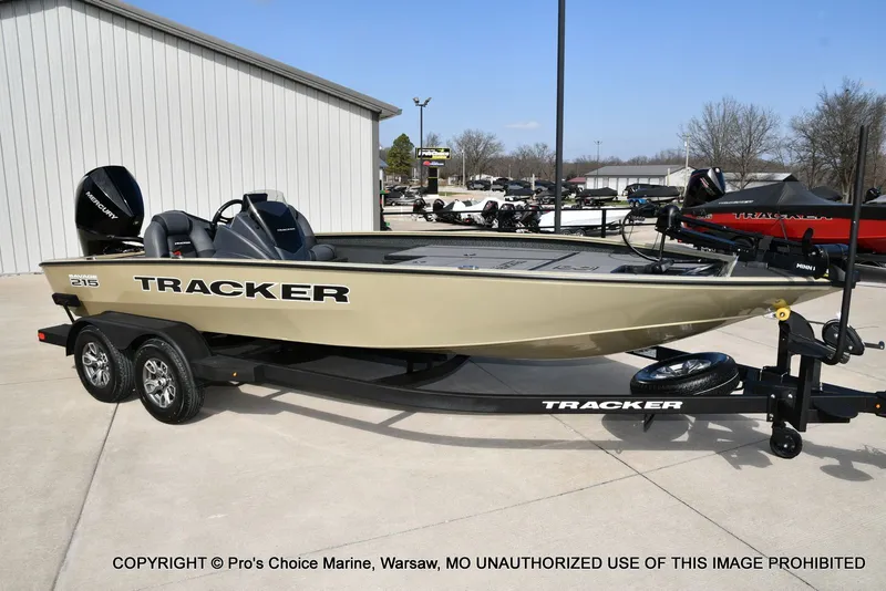 Slide: The Image of Tracker Savage 215 w/200HP Mercury 4 Stroke 2026 - 78