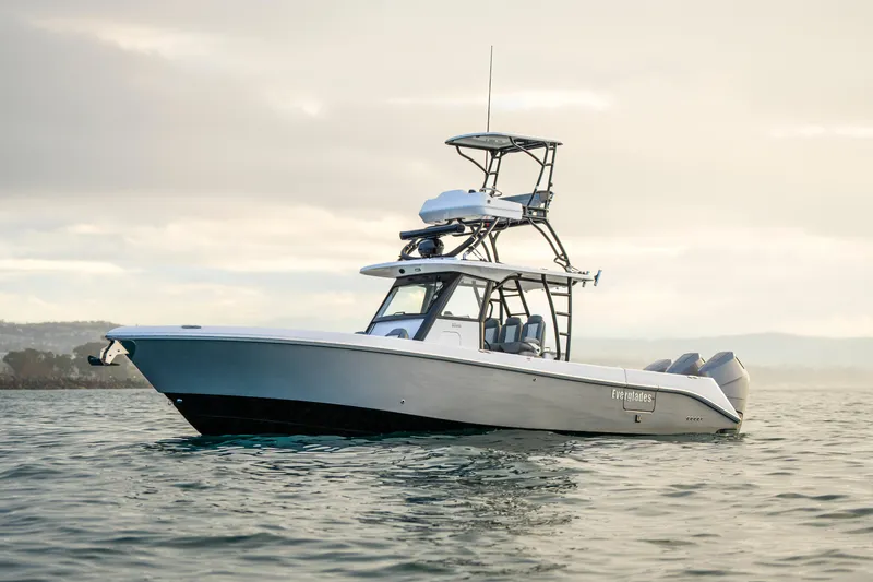 The Image of Everglades 365 Center Console 2024 - undefined
