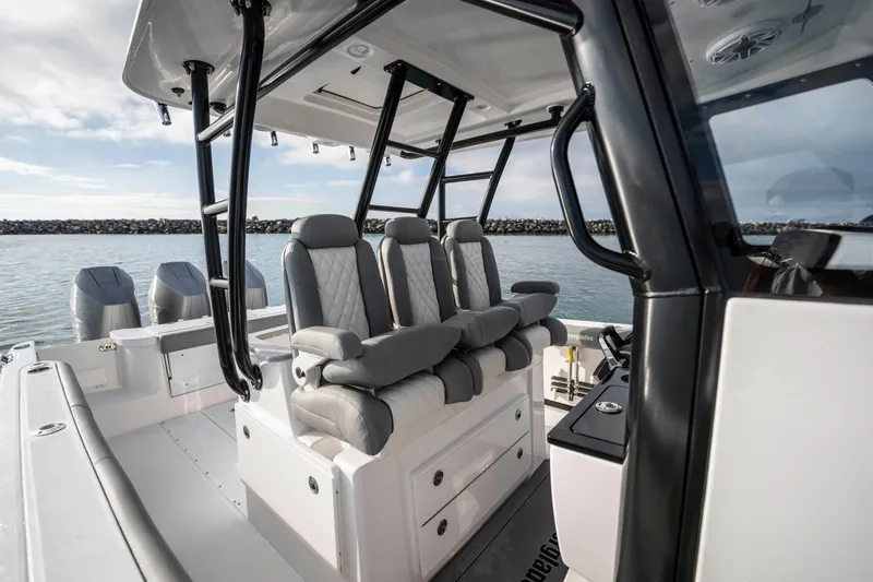 Slide: The Image of Everglades 365 Center Console 2024 - 78