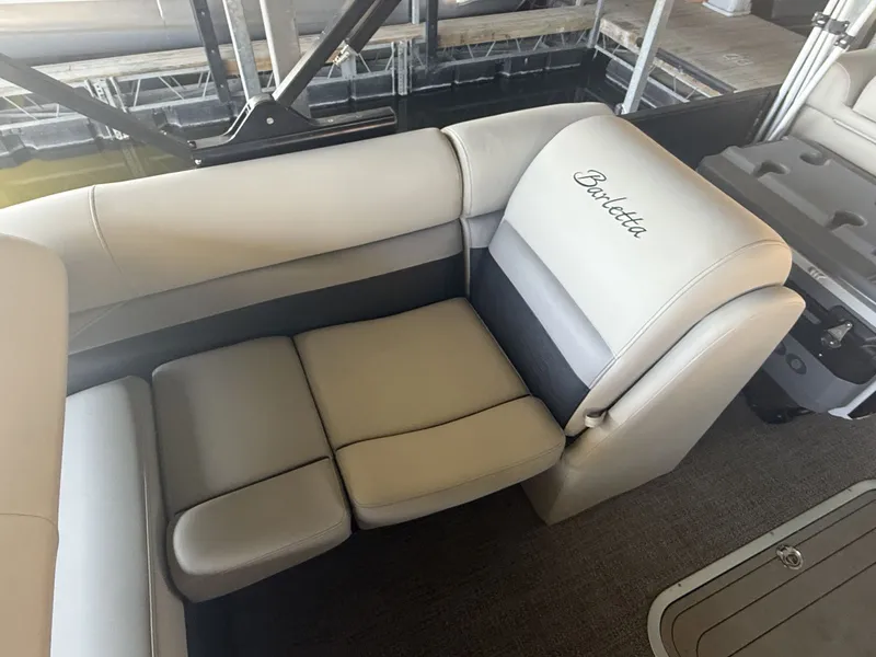 Slide: The Image of Barletta Cabrio C22U 2021 - 19