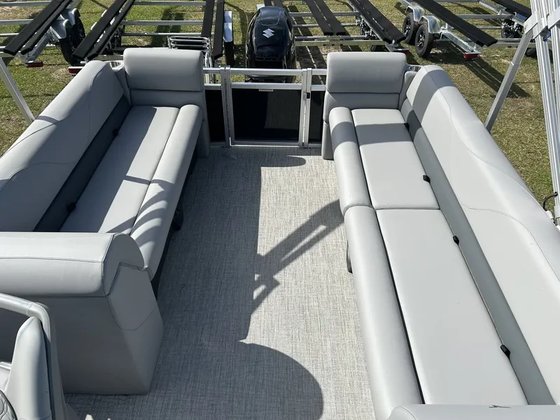 Slide: The Image of Tahoe SLT 23 QUAD LOUNGER-140HP 2026 - 8