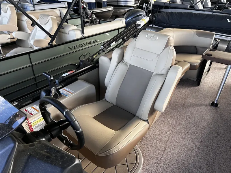 Slide: The Image of Veranda Relax Series 200HP YAMAHA 2026 - 7