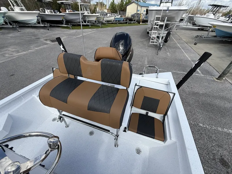 Slide: The Image of Xpress Hyper-Lift Bay Series H20 BAY-SPOTLOCK-9 EXPLORE 2026 - 9