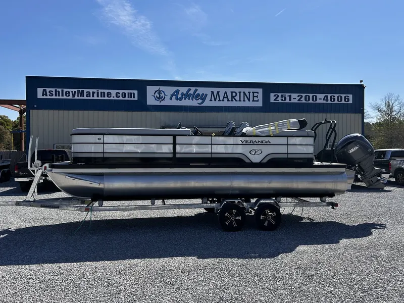 The Image of 2026 Veranda Vista Series TRITOON-150HP at Ashley Marine. - 1