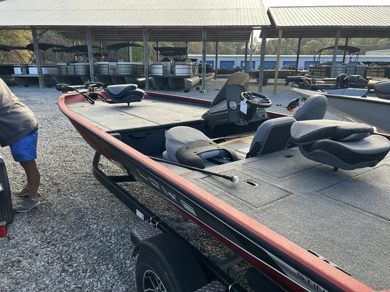 Slide: The Image of Lowe Stinger 195 2026 - 3