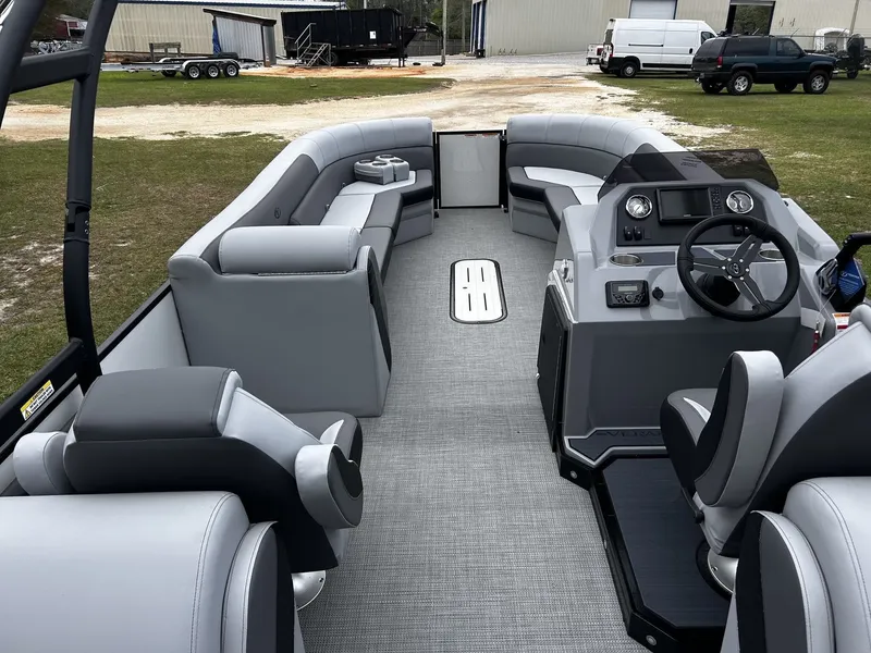 Slide: The Image of Interior of Veranda Vista Series VS25RC-TOWER-250HP pontoon boat, 2026 model. - 6