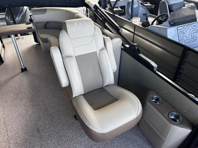 Slide: The Image of Veranda Relax Series 200HP YAMAHA 2026 - 6