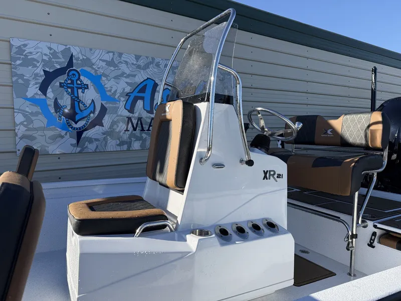 Slide: The Image of Xpress Xclusive R Series XR 21 BAY WITH FORWARD SEATING 2026 - 5