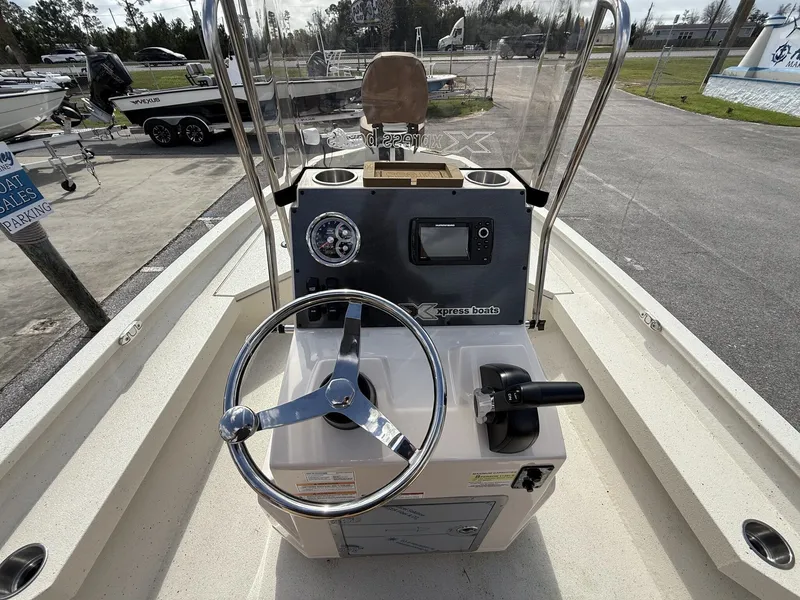 Slide: The Image of Xpress Hyper-Lift Bay Series H20 BAY-HYD STEERING 2026 - 8