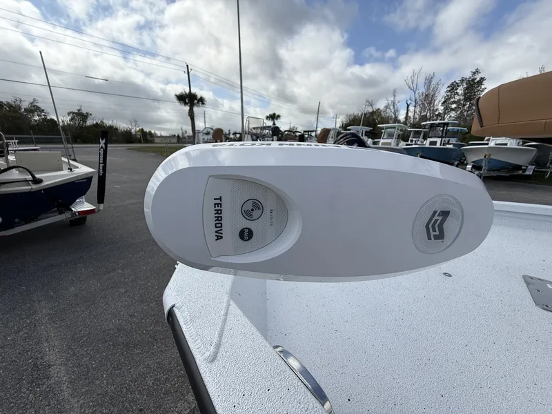 Slide: The Image of Xpress Hyper-Lift Bay Series H20 BAY-SPOTLOCK-9 EXPLORE 2026 - 12